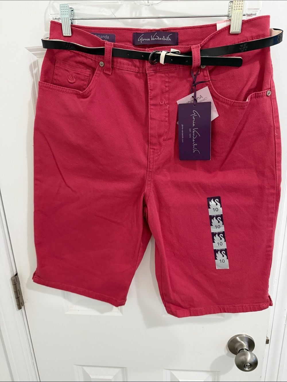 Gloria Vanderbilt Women’s Hot Pink Flat Front Amanda Bermuda Size 10 NWT